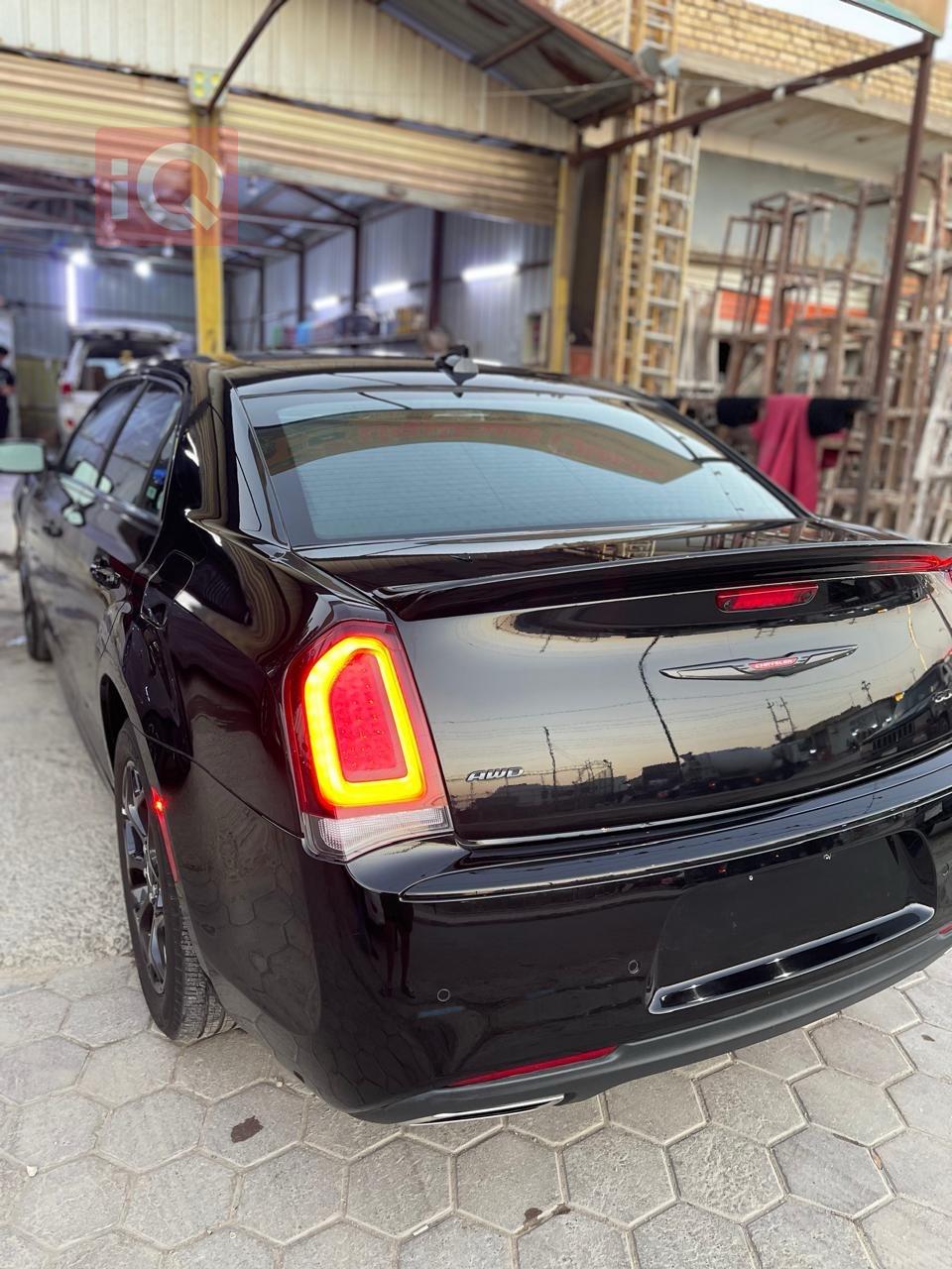 کرایسلەر 300